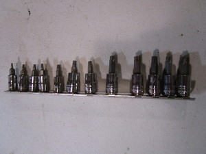 lot 107 image: Snap On 14 & 38 Torx Sockets