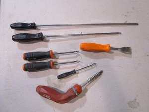 lot 116 image: Snap On Screwdrivers, Picks, Scraper