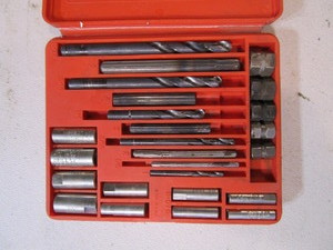lot 129 image: Snap On Screw Extractor Kit