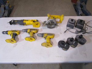 lot 148 image: DeWalt 18v Tools Batteries & Chargers