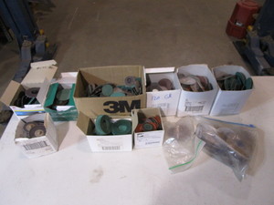 lot 169 image: 3M Roloc Discs Various Grits