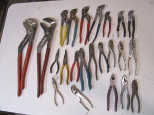 lot 204 image: Pliers