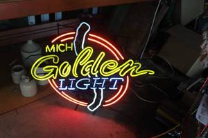 lot 28 image: Mich Golden Light Beer Neon Light