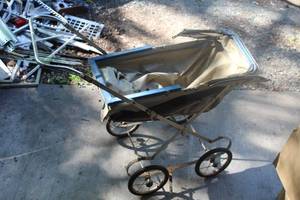 lot 59 image: Vintage Doll Buggy
