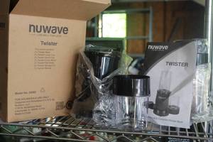 lot 65 image: Nuwave 22093 Twister Household Blender (in original box)