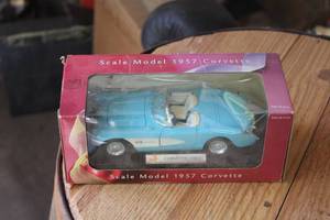 lot 82 image: Scale Model 1957 Corvette (in original packaging)
