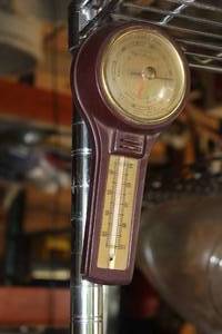 lot 92 image: Vintage Air Guide Barometer