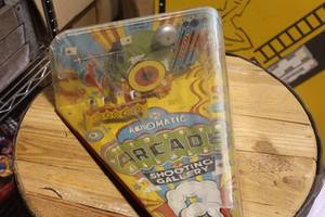 lot 114 image: Automatic Arcade Shooting Gallery