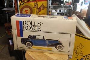 lot 127 image: Pocher 1932 Rolls Royce Phantom Drop Head Sedan Coupe Scale Model Kit (in original packaging)