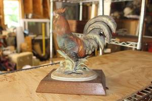 lot 165 image: Something to crow about Table Statue