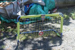 lot 195 image: Fisher-Price Soccer Goal Net