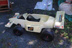 lot 194 image: Childrens Amoco Plastic Formula Racing Car Pedal Car