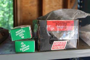 lot 248 image: Lot of (4 Boxes) Fasteners, 6x1-14 Screws