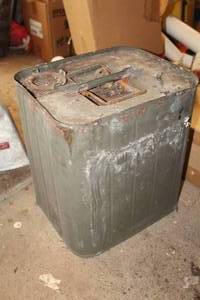 lot 283 image: Vintage U.S. Air Force Metal Tank