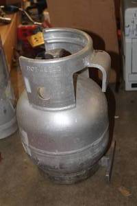 lot 280 image: LP Tank w Hook