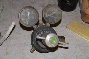 lot 294 image: Sears Craftsman 313.54408 Compressed Gas Pressure Gauge