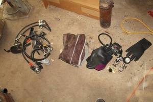 lot 273 image: i with Carry Bag - Masks (2), Breather (x2), Gloves