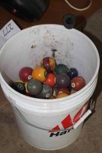 lot 275 image: Lot of (1 Bocket) Pool Balls
