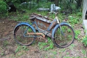 lot 16 image: Vintage Goodyear Womens Single Speed Street Bicycle