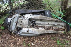 lot 7 image: Artic Cat Snowmobile (for parts only)