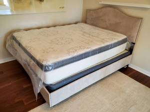 Upholstered Queen Size Bed