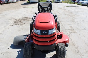 lot 8 image: 2015 Simplicity Riding Lawn Tractor - Low Hours -