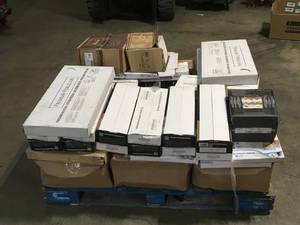 Pallet of Flooring Customer Returns See Terms on Auction