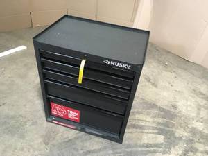 Husky 26 in. W x 15.9 in D Standard Duty 5-Drawer Top Tool Chest in Textured Black Customer Returns See Terms on Auction