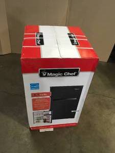 Magic Chef 3.1 cu. ft. Mini Fridge in Black, Open Box - Review all pictures