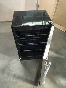 Magic Chef Beverage 23.4 in. 154 (12 oz.) Can Beverage Cooler, Stainless Steel, Customer Return