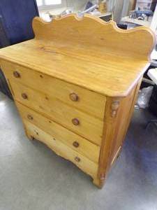 Vintage 4 Drawer Dresser