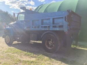 1988 Ford single axle dump truck
