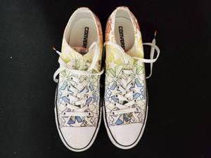 lot 211 image: Converse Pride Ox Sneaker