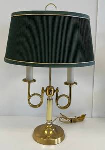 lot 18 image: Vintage Alsy Ornate Brass Table Lamp 23 T x 17 W x 11D