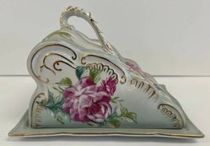 lot 36 image: Vintage Limoges China Floral Patterned Cheese Plate 9 14 x 6 14 x 7 (No Cracks Or Chips)