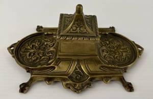lot 78 image: Vintage Casted Brass Ink Well (Missing Glass Insert) Made In Korea