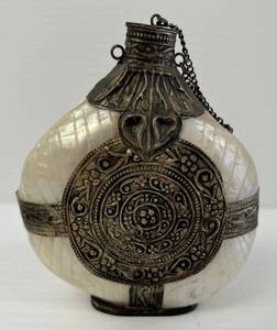 lot 84 image: Very Ornate Antique Silver Tin Plated And Mother Of Pearl Snuff Bottle 4 12 x 4