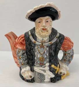 lot 85 image: Andrea By Sadek Figural Teapot 6 14 x 6 12 x 3