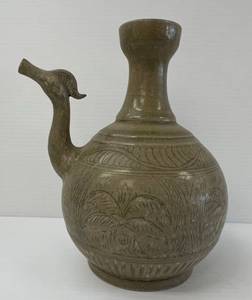 lot 88 image: Vintage Ornate Figural Vase 9x 7x 6