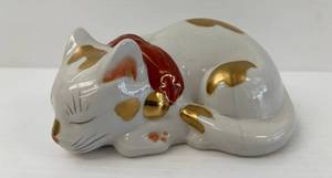 lot 94 image: Japanese Artist Signed Porcelain Cat Multi Colored White With Gold 6x 4x 3