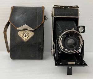 lot 103 image: Vintage Voigtlander Bessa 6x9 Folding Camera With Case