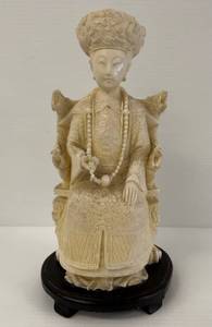 lot 121 image: Vintage 12 Oriental Ivory Resin Statue (No Cracks Or Chips)
