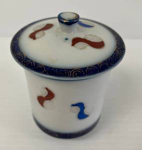 lot 132 image: Vintage Japanese Porcelain Drinking Cup With Lid Oriental Design 4 x 3 (No Cracks Or Chips)