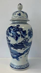 lot 153 image: 20 Tall Japanese Oriental Themed Blue And White Jar With Lid (No Cracks Or Chips)