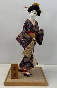 lot 161 image: 17 Oriental Geisha Doll On Base