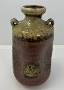 lot 162 image: 8 12 Unique Porcelain Textured Jug 8 12 x 4 12 (No Cracks Or Chips)