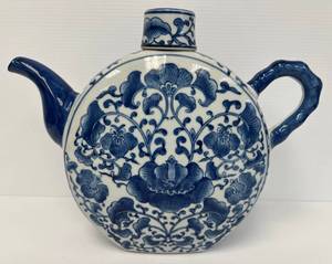lot 206 image: Large Bombay Blue And White Floral Design Porcelain Water Jug With 12 12T  x 15 W (No Cracks Or Chips)