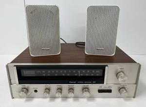 lot 215 image: Vintage Wood Grain Sansui Stereo Receiver 221 With Realistic Brand Speakers (Works Great)