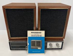 lot 222 image: Vintage Panasonic Fet Solid State Fm-Am Stereo Table Radio With Manual (Works)