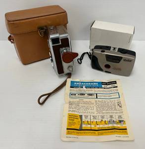 lot 231 image: Vintage Revere 8 Magazine Cine Model 40 Video Camera With Leather Case And Vivitar LC 600 Focus Free